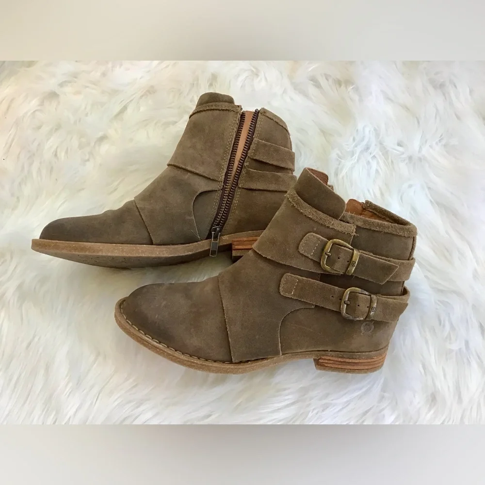 Born Brown Taupe Suede Ankle Boots with Brass Buckle Detail Woman’s Size 8